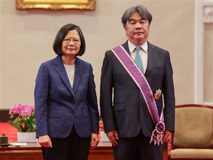 王必勝暫別27年公職生涯 預計6月公布民間新職務