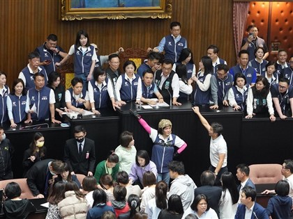 民進黨：藍白強渡違憲濫權與錢坑法案 台灣民主蒙羞