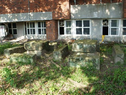 埔里高工發現疑能高神社遺留殘件 估逾80年歷史