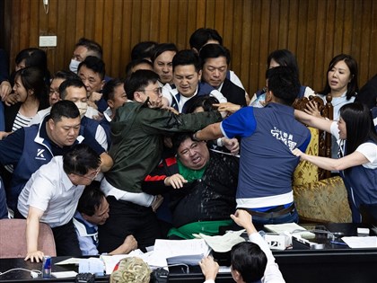 院會衝突立委送醫  綠籲停止開會、藍批使用暴力