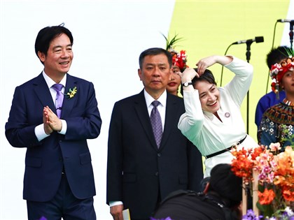就職慶祝大會尾聲 賴總統與蕭副總統合唱手舞足蹈