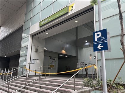 台中捷運列車持刀砍人嫌犯被捕4傷 警：涉案男有心理疾病遭列管【更新】