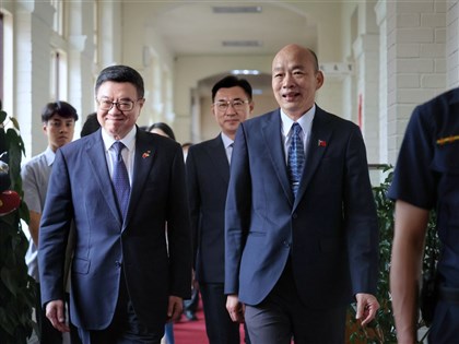 卓榮泰拜會韓國瑜 盼立院支持打詐4法、花蓮災後重建