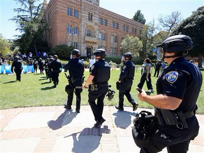 UCLA校警局長坐視示威學生被攻擊 遭暫時調職