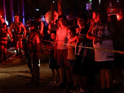 墨西哥競選活動舞台倒塌增至9死 總統候選人暫停造勢