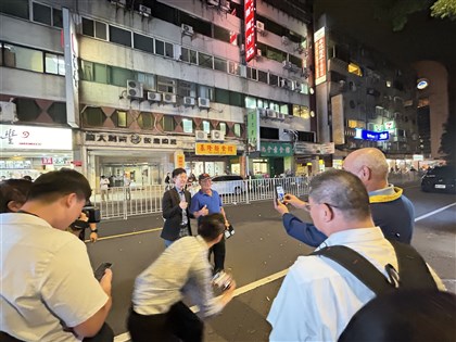 國會職權修法支持者也上街頭 人潮稀落不到10人