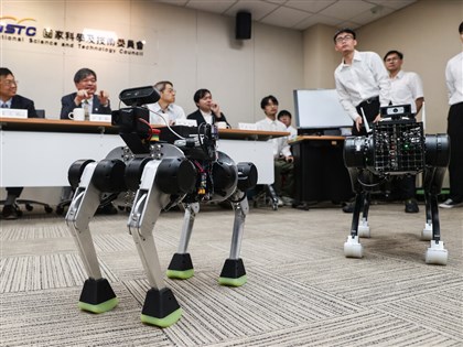 台灣首批自主研發AI機器狗配備英特爾CPU 未來可送餐救災