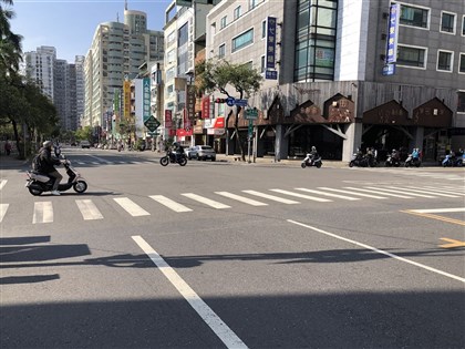 台南市機車直接左轉 黃偉哲：預定年底全面開放