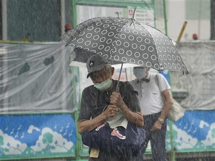 颱風馬力斯殘餘水氣伴梅雨鋒面 今明2天防大雨