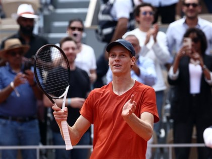 辛納首度晉級法網4強 將登世界球王義大利第1人[影]