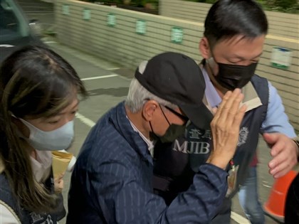 新板傑仕堡案涉背信 吳東進移送新北檢複訊