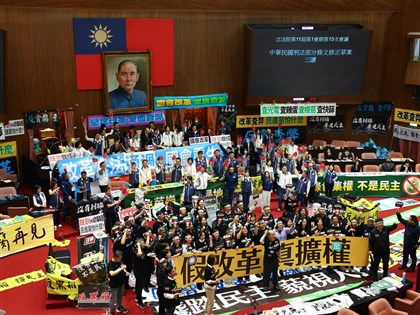 國會職權修法覆議案本週審查 藍白反對綠盼成功
