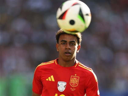 西班牙16歲亞馬爾出賽還送助攻 雙寫歐國盃最年輕紀錄