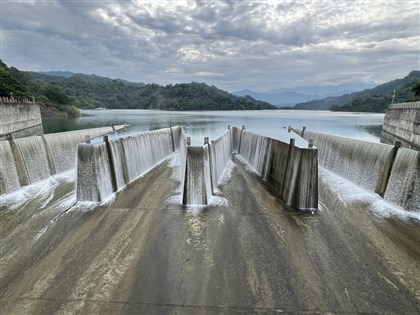 春雨梅雨挹注 鯉魚潭水庫睽違250天滿庫溢流