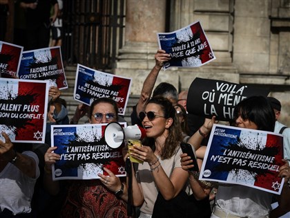 12歲猶太少女遭輪姦 巴黎數百人上街抗議反猶