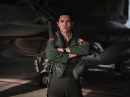 網傳退伍潮 空軍飛官：冒充軍職假訊息