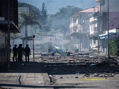 新喀里多尼亞新一波動亂  警局市政廳連夜遭人縱火