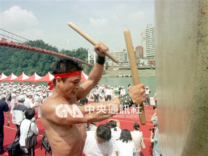 開箱老照片》新店碧潭吊橋