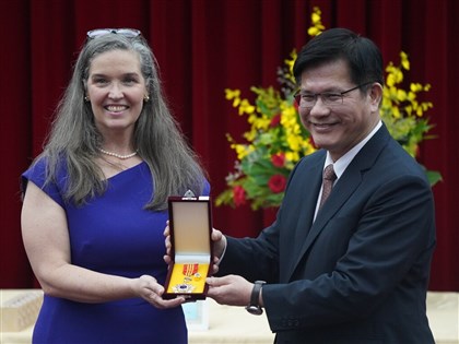 獲頒特種外交獎章 孫曉雅：美台關係只會更強健