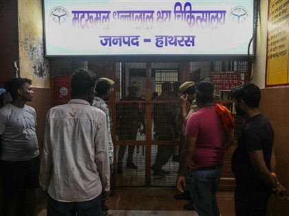 印度宗教集會踩踏事件增至116死 官員估參加人數5至8萬遠超過許可