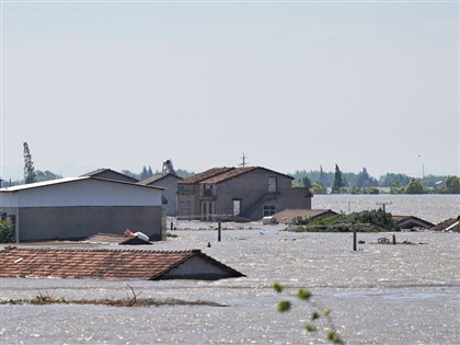 洞庭湖大規模潰堤 中國當局估需一週完成封堵