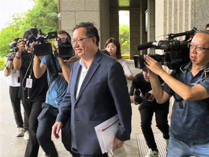 早安世界》鄭文燦疑涉犯貪污罪500萬交保 總統：凡涉非法檢調都應查辦