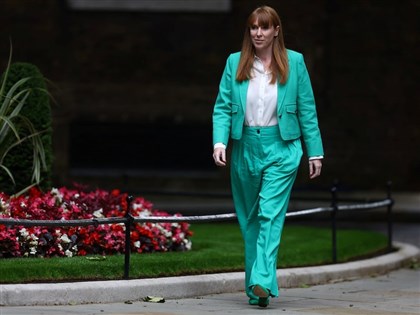 16歲輟學、37歲升格祖母 英國副首相芮納谷底翻身超傳奇