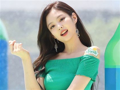 BLACKPINK Jennie被爆室內吸電子菸 韓國當局接獲投訴