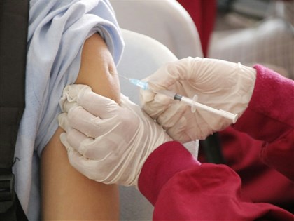 李彥秀等立委提案 籲不分性別提供國中生公費HPV疫苗