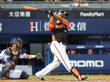 林益全睽違324天開轟包辦5打點 看張育成想起曼尼旋風[影]