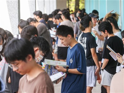 分科測驗公民與社會移工在台處境入題 考生：多選題組大魔王