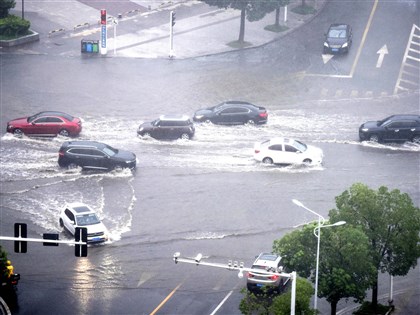 中國多地豪雨釀洪水 已造成2076萬人受災