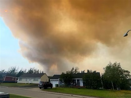 野火肆虐 加拿大東北部9000人被迫疏散