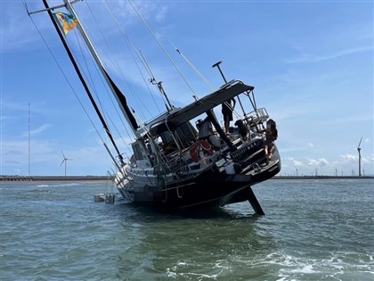 36校接力帆船擱淺彰化獲海巡救援 校方：考驗應變