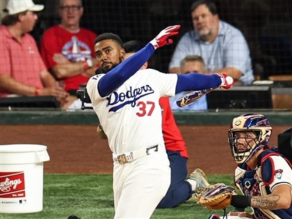 MLB全壘打大賽 道奇耶南德茲抱走冠軍[影]