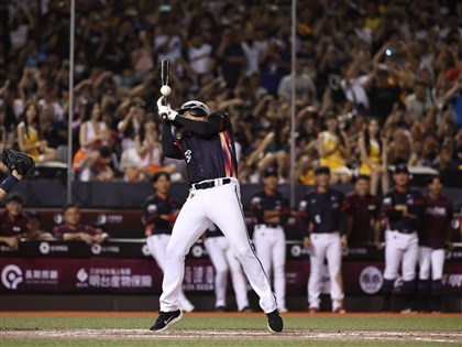 中職明星賽對決陳金鋒觸身球 王建民：心想完蛋了 太久沒丟真的不行