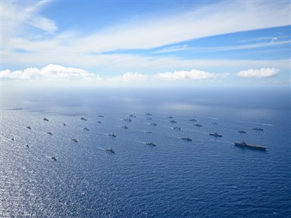 環太軍演史上規模最大 近40艘軍艦海上編隊場面壯觀