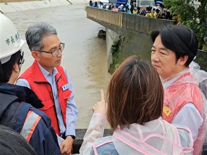 賴總統高雄勘災提高全台淹水補助 淹逾50公分每戶2萬元