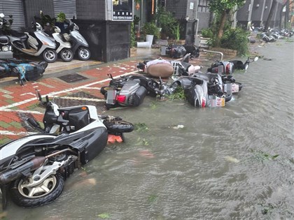 颱風凱米致高雄淹水前瞻挨批 政院：面積少退水快不用唱衰