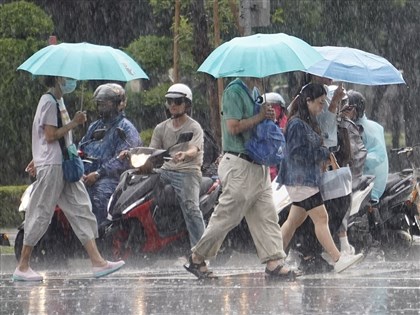 低壓帶影響 台中台南高雄9縣市大雨特報
