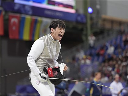 陳弈通擊退黎巴嫩對手 巴黎奧運擊劍勇闖32強