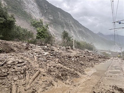 台鐵北迴線受災嚴重 李孟諺：有必要檢討架高或改路線