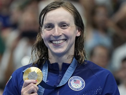 法國游泳新星馬向勇奪雙金 美國泳后雷德基摘第8金