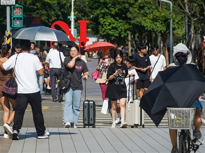 全台3日炎熱大台北上看37度 9縣市亮高溫燈號