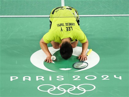 李洋奧運摘金後親吻球場告別：感謝它帶給我的美好