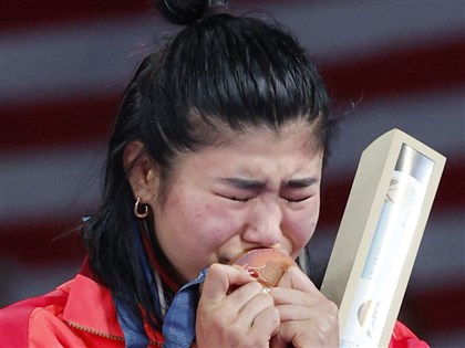 為出賽轉換量級 日本角力選手尾崎野乃香巴黎奧運奪銅