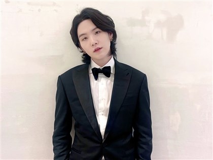 BTS SUGA酒後騎電動滑板車被吊銷駕照 為錯誤示範道歉