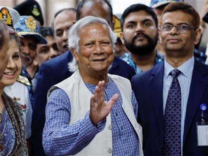 和平獎得主返孟加拉領導臨時政府 致敬示威者「讓國家二次獨立」