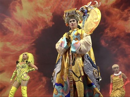 妮妃雅巴黎文化奧運表演「高山青」扮媽祖 喊中華台北就叫台灣[影]