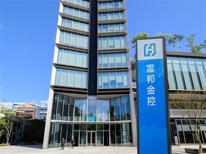 14家上市金控前7月大賺4318億元 賺贏2023全年